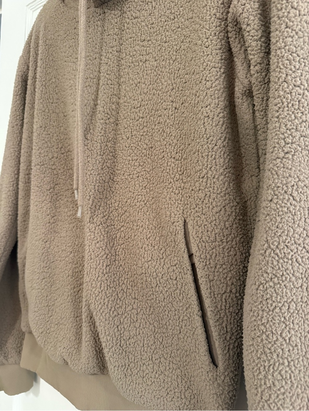 ALO Yoga Sherpa Hoodie in Taupe Beige - Picture 3 of 8